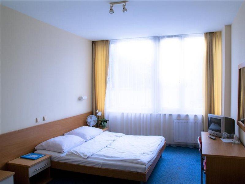 Auberge de jeunesse Dom Turystyczny Indigo à Cracovie Extérieur photo