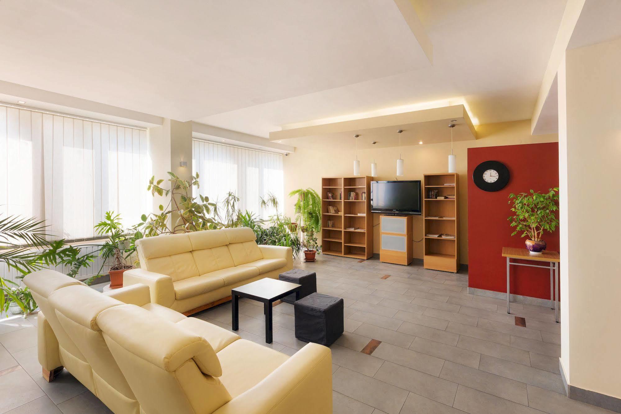 Auberge de jeunesse Dom Turystyczny Indigo à Cracovie Extérieur photo