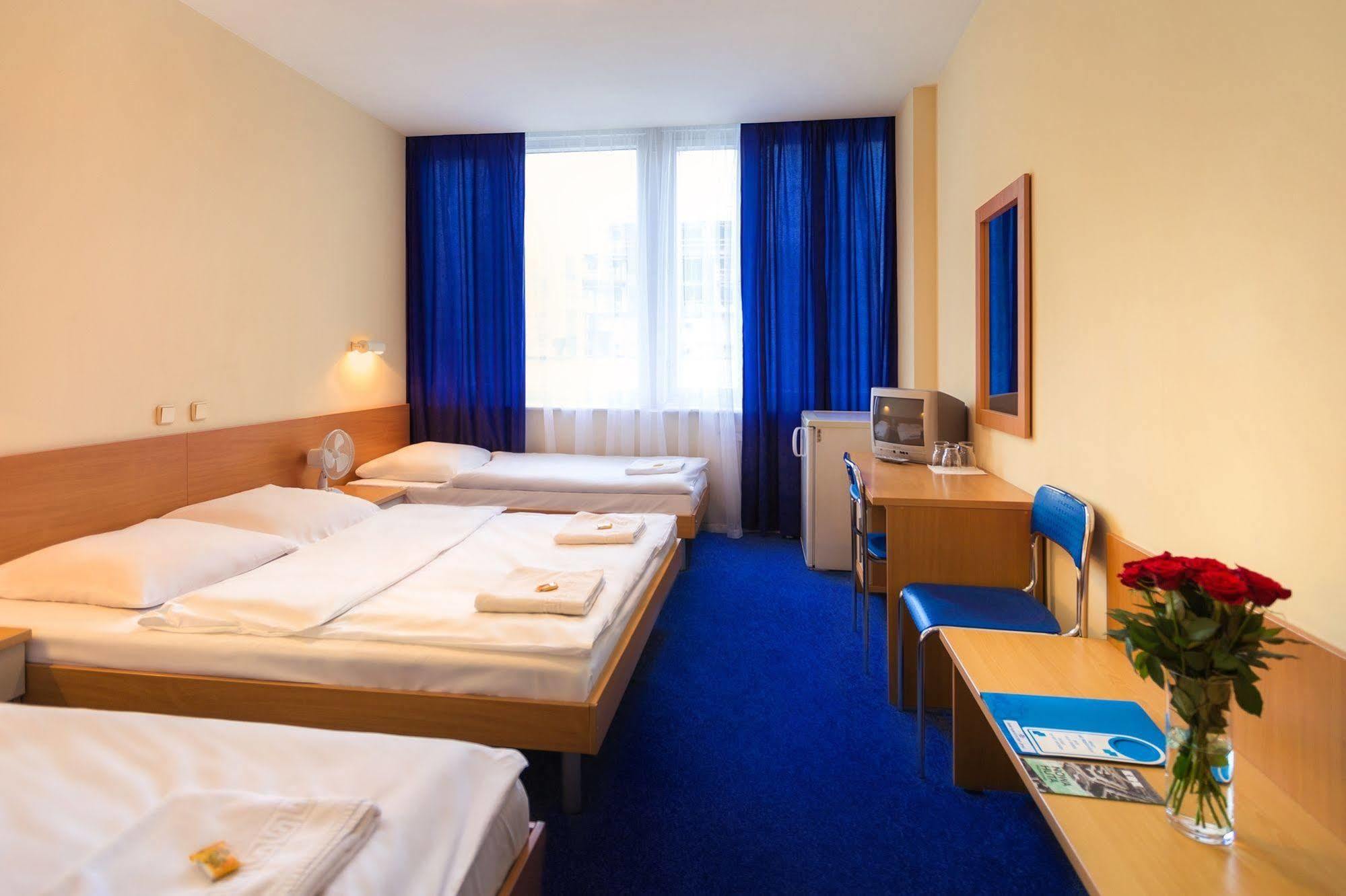 Auberge de jeunesse Dom Turystyczny Indigo à Cracovie Extérieur photo