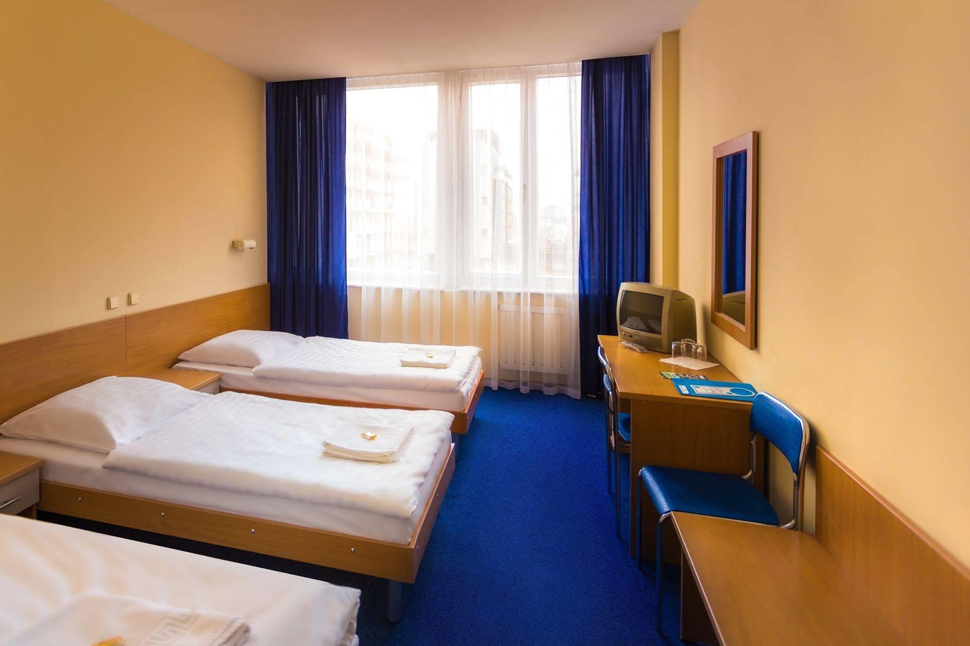 Auberge de jeunesse Dom Turystyczny Indigo à Cracovie Extérieur photo
