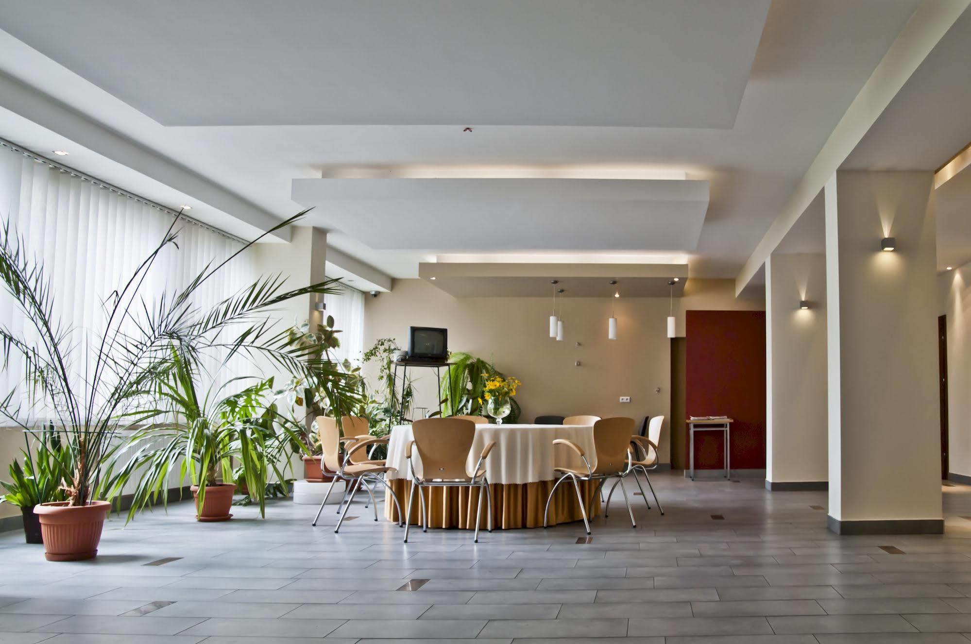 Auberge de jeunesse Dom Turystyczny Indigo à Cracovie Extérieur photo